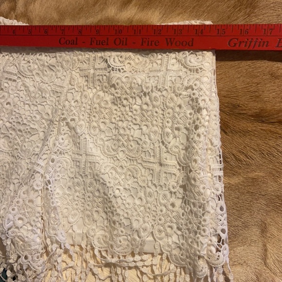 Lovely white lace shorts - Picture 8 of 9